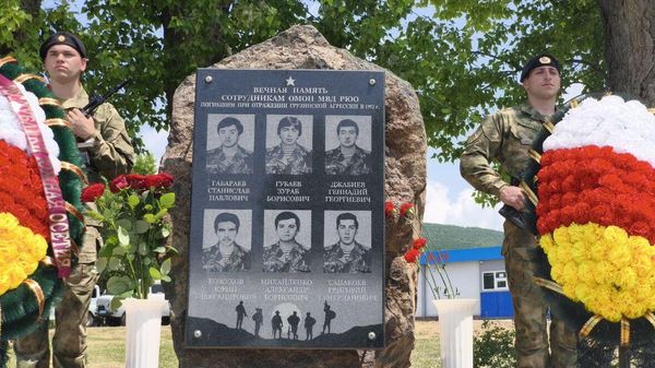 В Южной Осетии почтили память сотрудников ОМОН, павших в июне 1992 года - Sputnik Южная Осетия