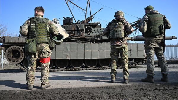 Подбитый танк Абрамс ВСУ, эвакуированный из-под Суджи - Sputnik Южная Осетия