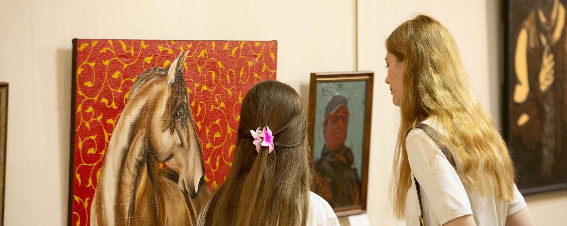 Открытие выставки художников - Sputnik Южная Осетия, 1920, 11.06.2025