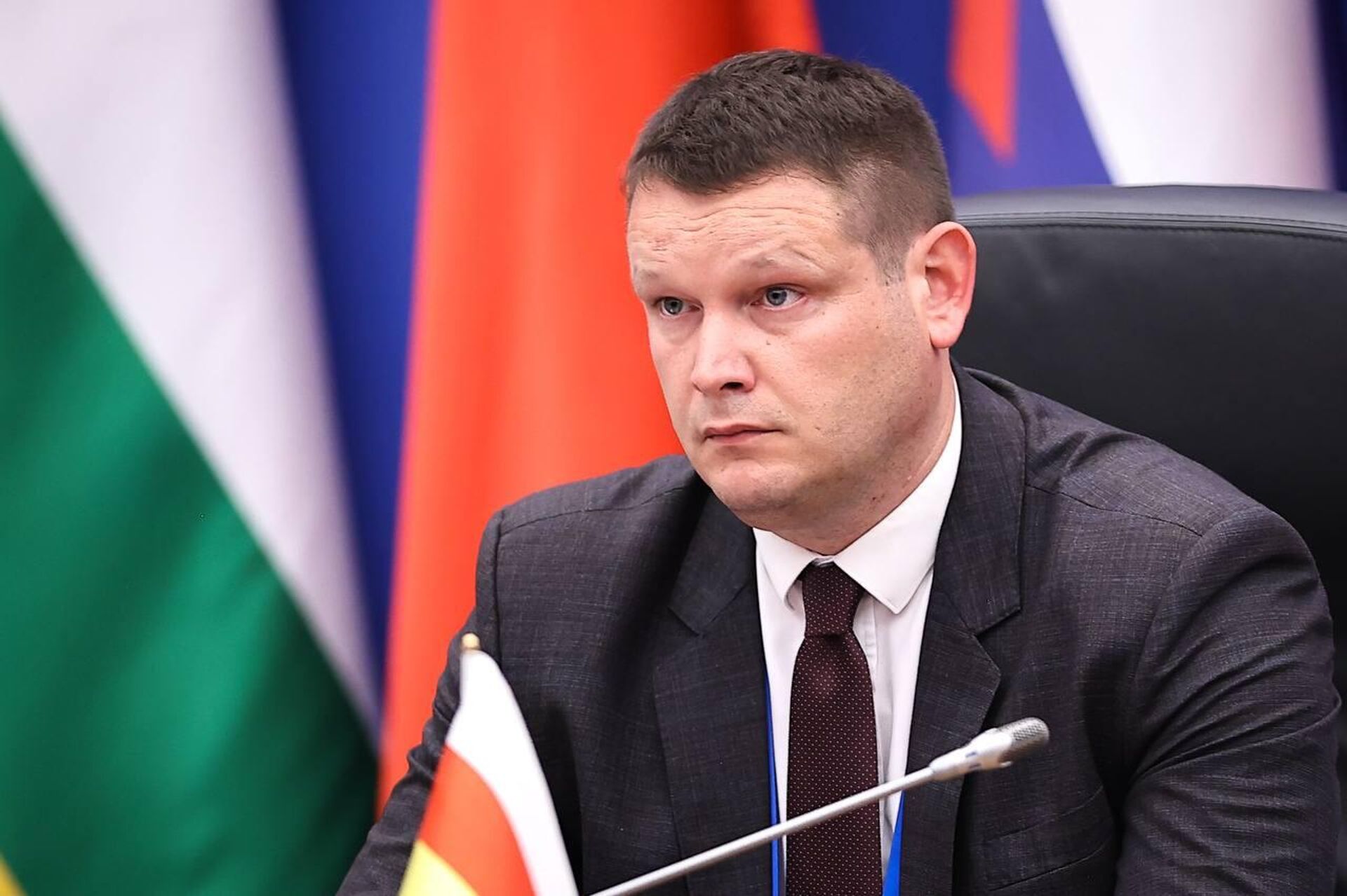 Встреча министра просвещения РФ Сергея Кравцова и министра образования и науки Южной Осетии Аслана Лолаева Встреча министра просвещения РФ Сергея Кравцова и министра образования и науки Южной Осетии Аслана Лолаева - Sputnik Южная Осетия, 1920, 11.06.2025