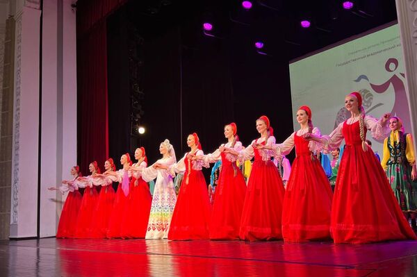 Сольный концерт государственного академического хореографического ансамбля Березка в Цхинвале Сольный концерт государственного академического хореографического ансамбля Березка в Цхинвале - Sputnik Южная Осетия