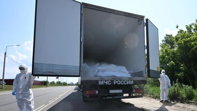 Рефрижераторы с телами военнослужащих ВСУ