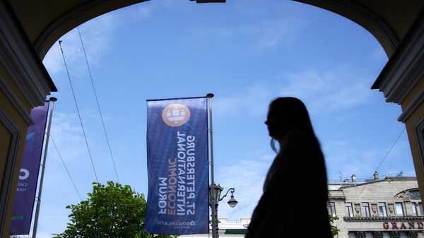 Петербургаг æхсæнадæмон экономикон форум - Sputnik Хуссар Ирыстон