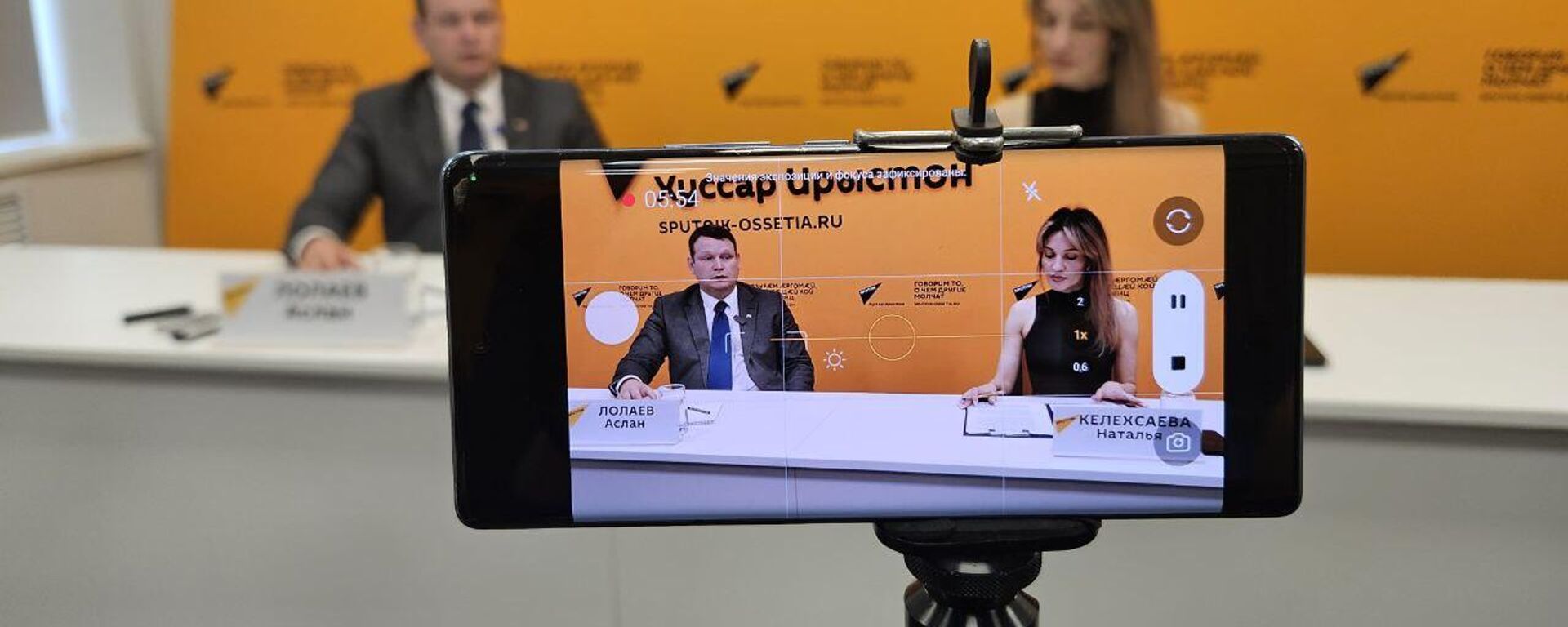 Пресс-конференция в Sputnik министра образования РЮО Аслана Лолаева  - Sputnik Южная Осетия, 1920, 25.06.2025