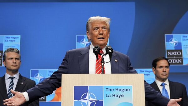 Дональд Трамп на саммите НАТО в Гааге - Sputnik Южная Осетия