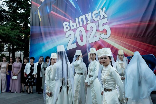 Выпускной бал-2025 в Цхинвале Выпускной бал-2025 в Цхинвале - Sputnik Южная Осетия