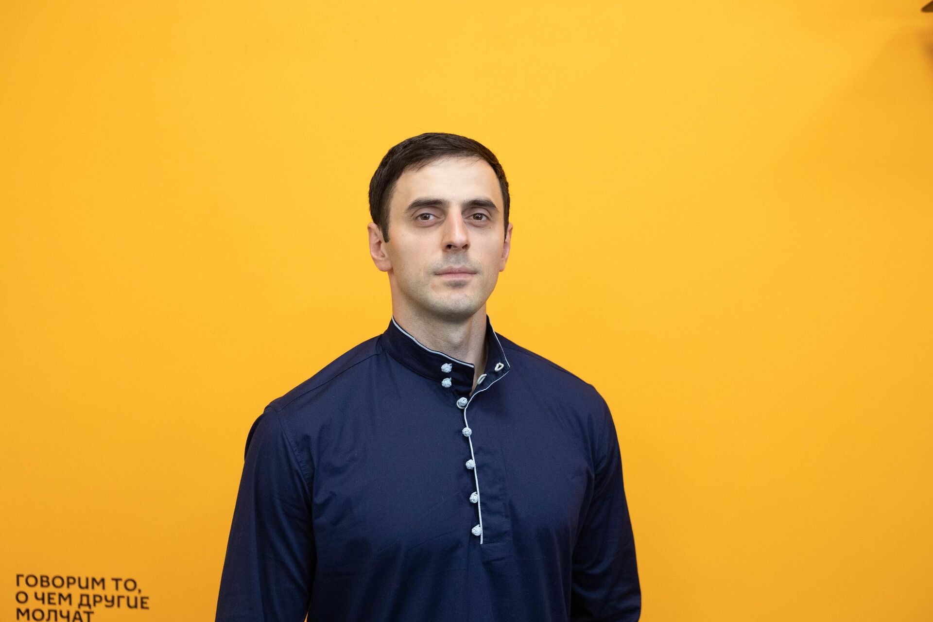 Артист ансамбля Симд Вадим Санакоев - Sputnik Южная Осетия, 1920, 16.01.2026