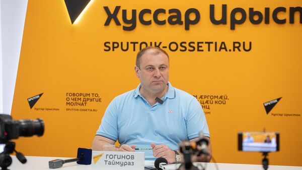 Пресс-конференция с Таймуразом Гогиновым - Sputnik Южная Осетия