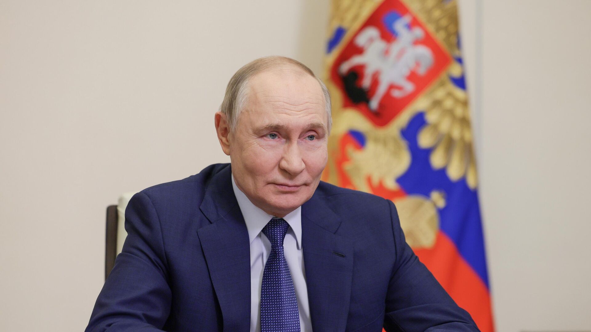 Президент Владимир Путин по видеосвязи принял участие в открытии молодёжных центров в регионах Президент Владимир Путин по видеосвязи принял участие в открытии молодёжных центров в регионах - Sputnik Южная Осетия, 1920, 28.06.2025