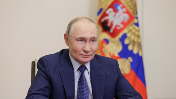Президент Владимир Путин по видеосвязи принял участие в открытии молодёжных центров в регионах  - Sputnik Южная Осетия