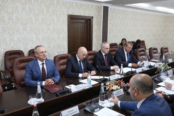 Встреча представителей МВД РФ и ИКЦ Южной Осетии Встреча представителей МВД РФ и ИКЦ Южной Осетии - Sputnik Южная Осетия