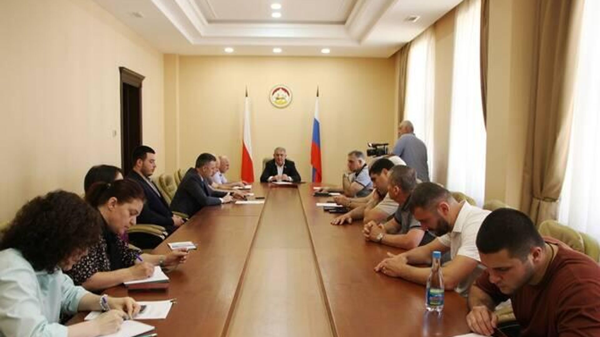 Заседание парламентского комитета по здравоохранению и социальной политике Республики Южная Осетия Заседание парламентского комитета по здравоохранению и социальной политике Республики Южная Осетия - Sputnik Южная Осетия, 1920, 07.07.2025
