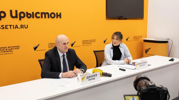 Пресс-конференция с Ахсаром Джиоевым - Sputnik Южная Осетия