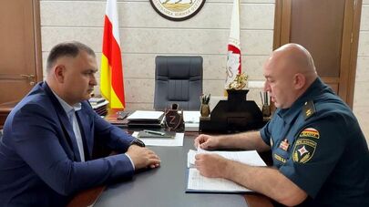 Встреча президента Алана Гаглоева с главой МЧС Ибрагимом Гассеевым 