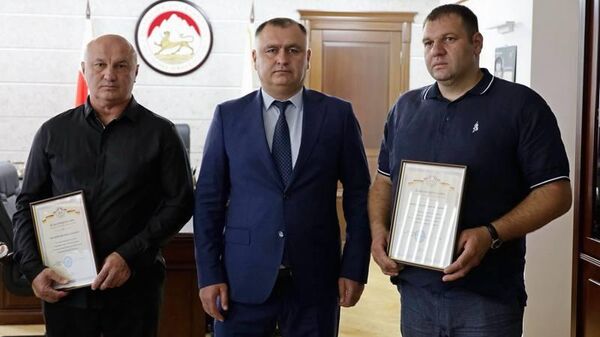 Президент Алан Гаглоев встретился с водителями станции скорой медицинской помощи  - Sputnik Южная Осетия