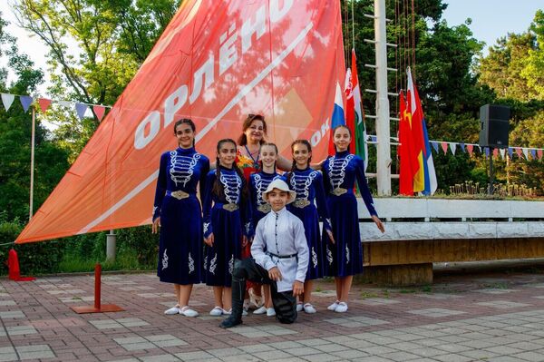 Коллектив хореографического ансамбля гимназии Альбион во Всероссийском детском центре Орленок Коллектив хореографического ансамбля гимназии Альбион во Всероссийском детском центре Орленок - Sputnik Южная Осетия