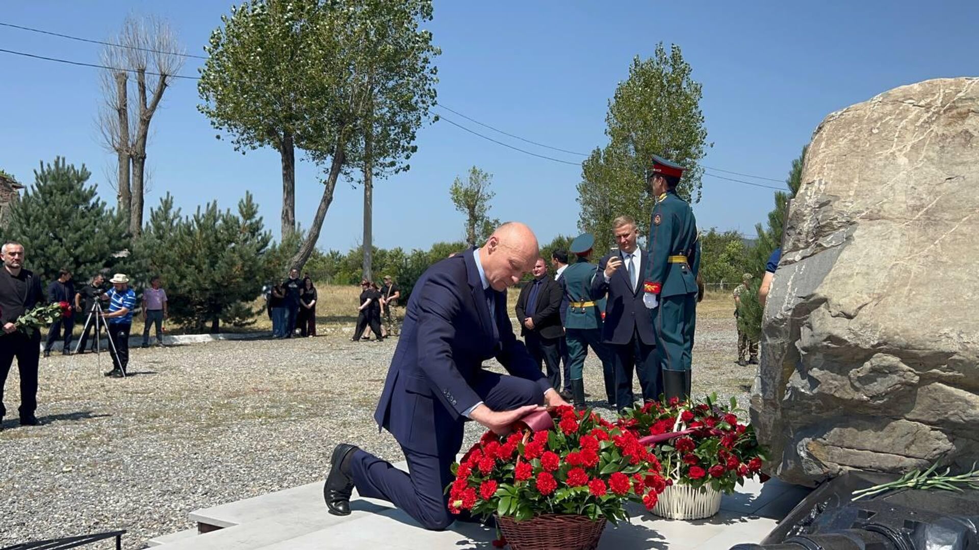 В Южной Осетии почтили память российских миротворцев, погибших в ходе Пятидневной войны - Sputnik Южная Осетия, 1920, 08.08.2025