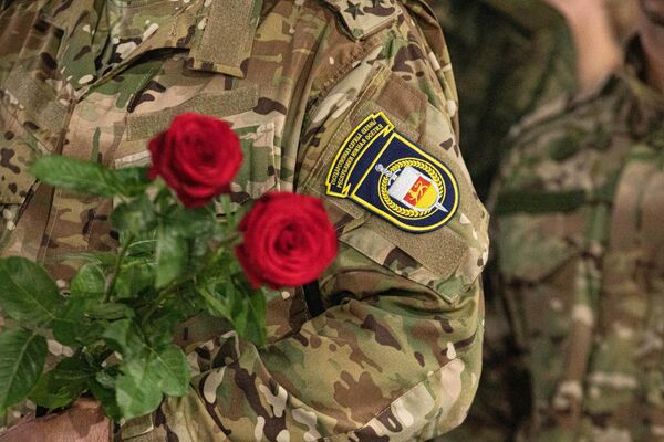 Церемония возложения цветов и венков у мемориального комплекса Защитникам Южной Осетии Церемония возложения цветов и венков у мемориального комплекса Защитникам Южной Осетии - Sputnik Южная Осетия