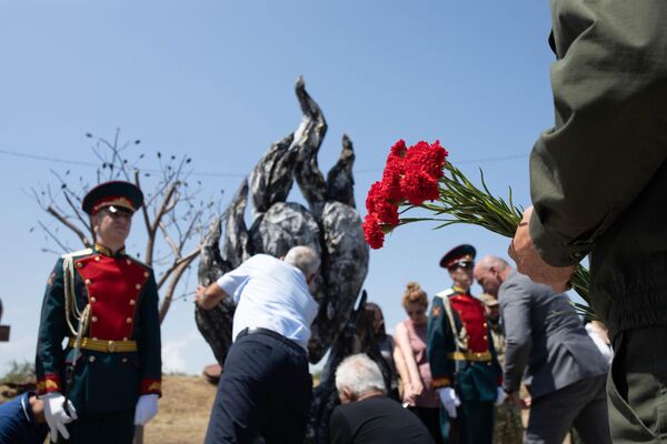 В Южной Осетии почтили память мирных жителей, погибших в ходе войны 08.08.08 В Южной Осетии почтили память мирных жителей, погибших в ходе войны 08.08.08 - Sputnik Южная Осетия