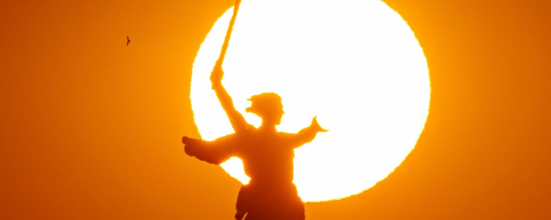 Монумент Родина-мать зовет! на Мамаевом кургане - Sputnik Южная Осетия, 1920, 18.08.2025