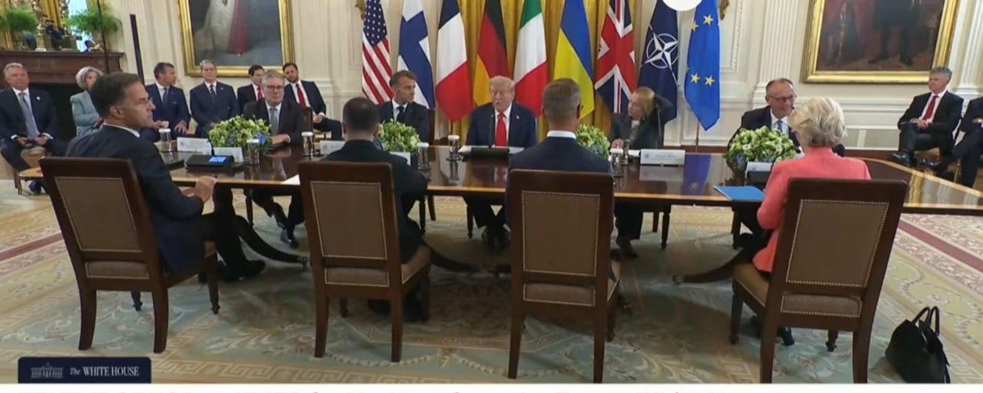 Основные заявления Трампа и Зеленского на встрече с европейскими лидерами к этой минуте: - Sputnik Южная Осетия, 1920, 18.08.2025