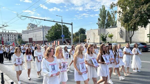 Многотысячный марш в Кишиневе в годовщину освобождения Молдавии - Sputnik Южная Осетия