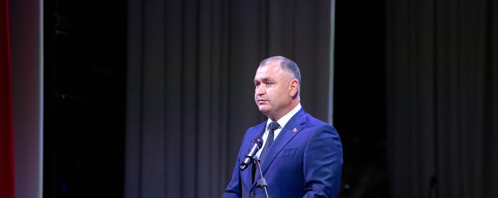 Президент РЮО Алан Гаглоев выступает на торжественном собрании, посвященном признанию республики Россией  - Sputnik Южная Осетия, 1920, 26.08.2025