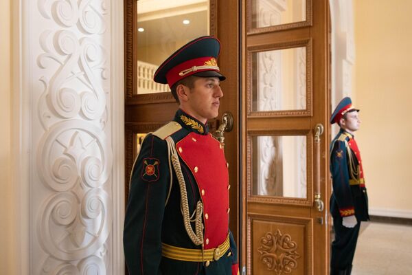 Торжественное собрание представителей общественности Республики Южная Осетия посвященное 17-летию признания независимости Южной Осетии - Sputnik Южная Осетия