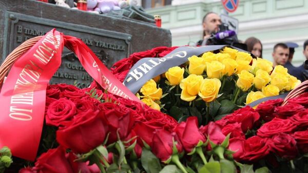 В Москве прошли ежегодные траурные мероприятия, посвященные памяти жертв теракта в Беслане - Sputnik Южная Осетия