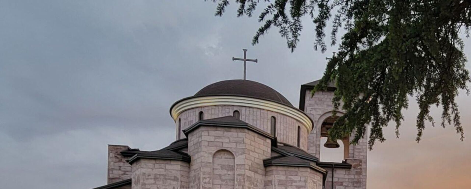 Храм Пресвятой Троицы в Цхинвале - Sputnik Южная Осетия, 1920, 08.04.2026