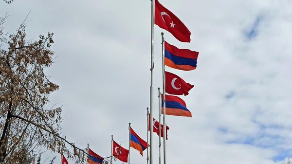 Государственные флаги Армении и Турции. Архивное фото - Sputnik Южная Осетия