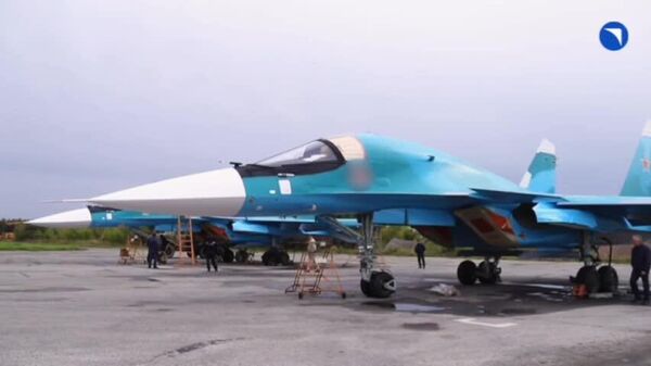 Объединенная авиастроительная корпорация передала Минобороны РФ новую партию истребителей-бомбардировщиков Су-34М - Sputnik Южная Осетия