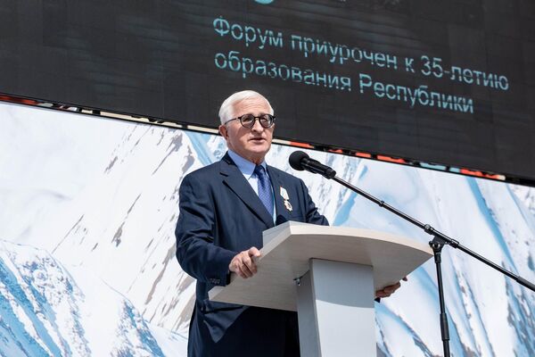 Президент Союза промышленников и предпринимателей РФ и глава НИУ-ВШЭ Александр Шохин - Sputnik Южная Осетия