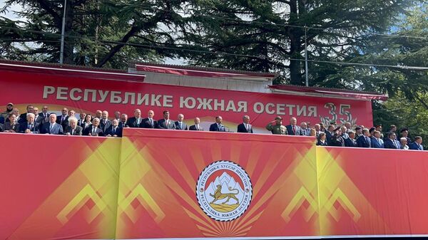 Парад в ознаменование 35-годовщины Республики Южная Осетия - Sputnik Южная Осетия