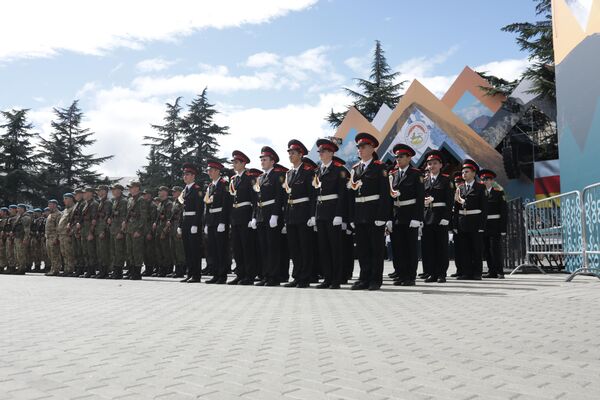 Военный парад к 35-летию Республики Южная Осетия Военный парад к 35-летию Республики Южная Осетия - Sputnik Южная Осетия