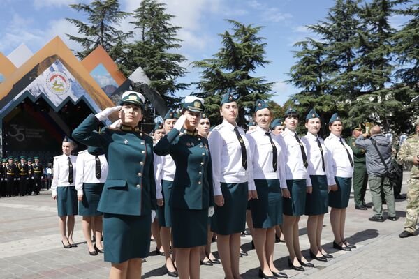 Военный парад к 35-летию Республики Южная Осетия Военный парад к 35-летию Республики Южная Осетия - Sputnik Южная Осетия