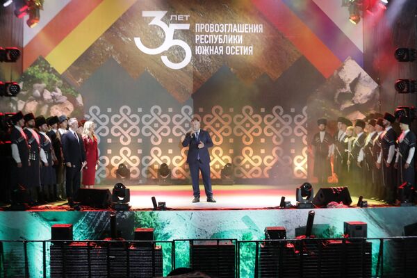 Празднование 35-летия республики в Цхинвале Празднование 35-летия республики в Цхинвале - Sputnik Южная Осетия