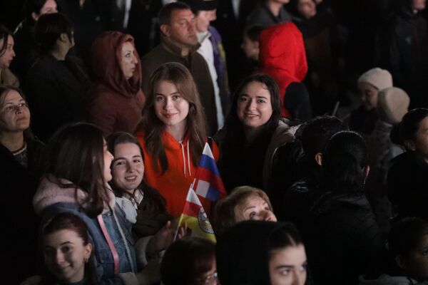 Концерт в честь 35-летия Республики Южная Осетия Концерт в честь 35-летия Республики Южная Осетия - Sputnik Южная Осетия