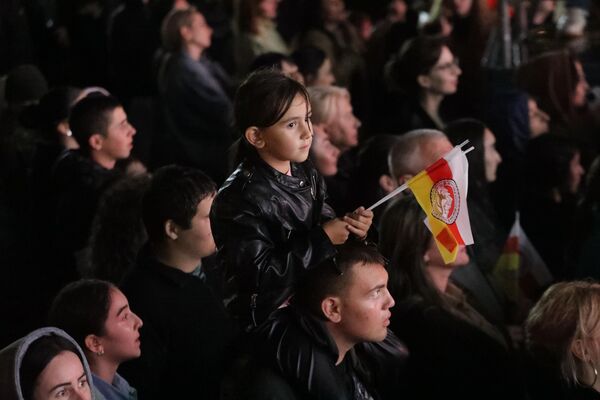 Концерт в честь 35-летия Республики Южная Осетия Концерт в честь 35-летия Республики Южная Осетия - Sputnik Южная Осетия