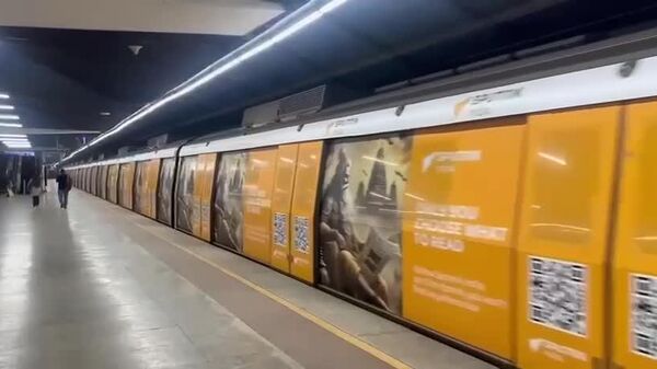 Фирменный поезд Sputnik India начал курсировать в метро Нью-Дели на одной из самых оживленных веток — 1,5 млн пассажиров в день - Sputnik Южная Осетия