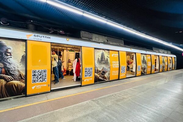 Фирменный поезд Sputnik India начал курсировать в метро Нью-Дели на одной из самых оживленных веток — 1,5 млн пассажиров в день - Sputnik Южная Осетия
