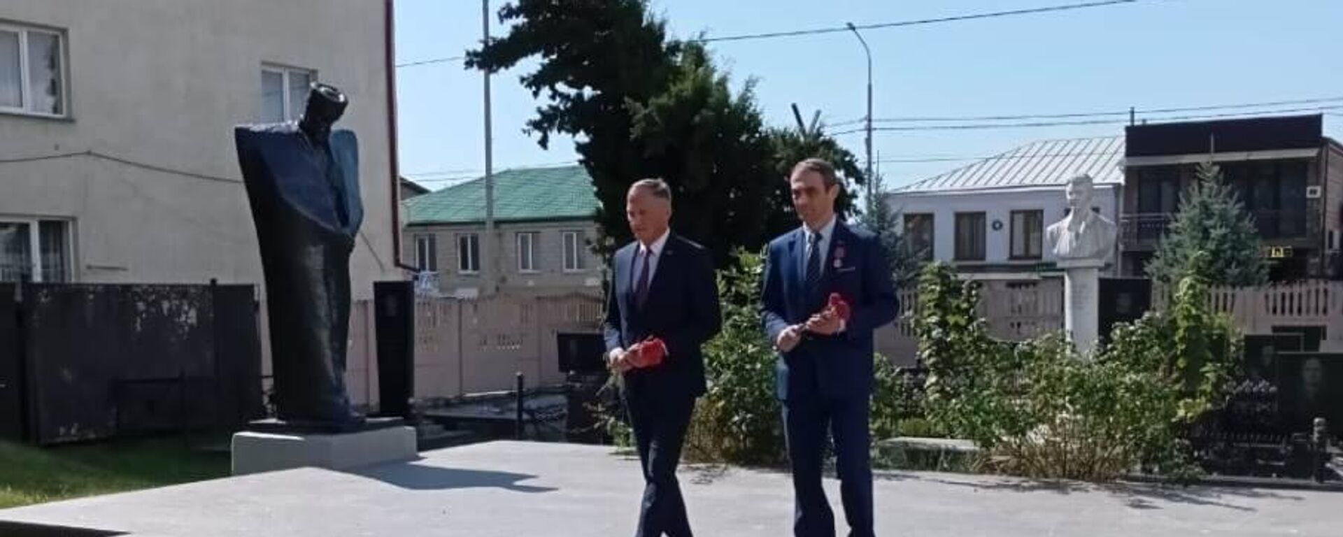 Представители Приднестровья в Цхинвале почтили память павших защитников Южной Осетии - Sputnik Южная Осетия, 1920, 22.09.2025