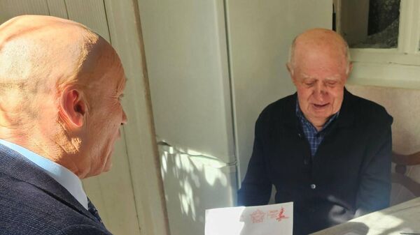 Труженикам тыла из Южной Осетии вручили поздравительные послания от Путина - Sputnik Южная Осетия