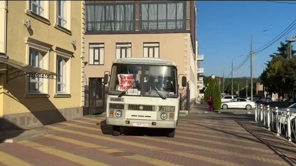 В Цхинвале торжественно встретили команду из Южной Осетии, которая стала бронзовым призёром всероссийской военно-патриотической игры Зарница - Sputnik Южная Осетия