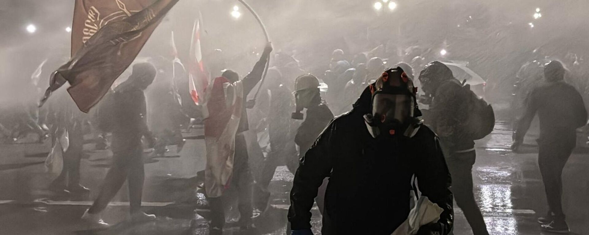Стычки участников митинга оппозиции с полицией в Тбилиси - Sputnik Южная Осетия, 1920, 06.10.2025