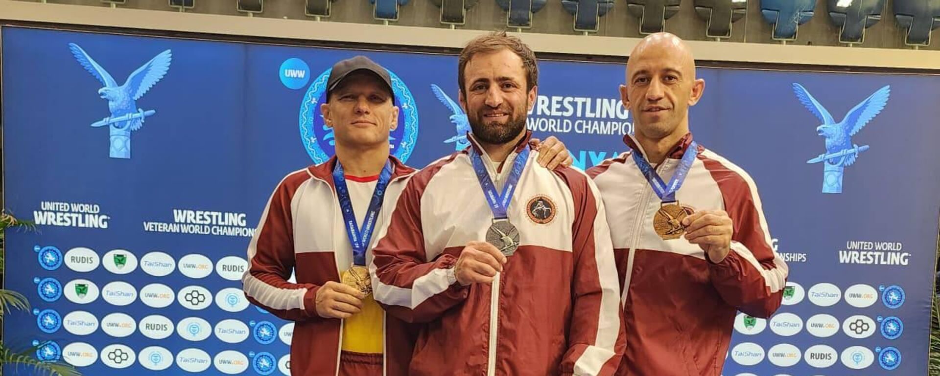Алан Зассеев выиграл серебряную медаль на чемпионате мира 2025 - Sputnik Южная Осетия, 1920, 10.10.2025