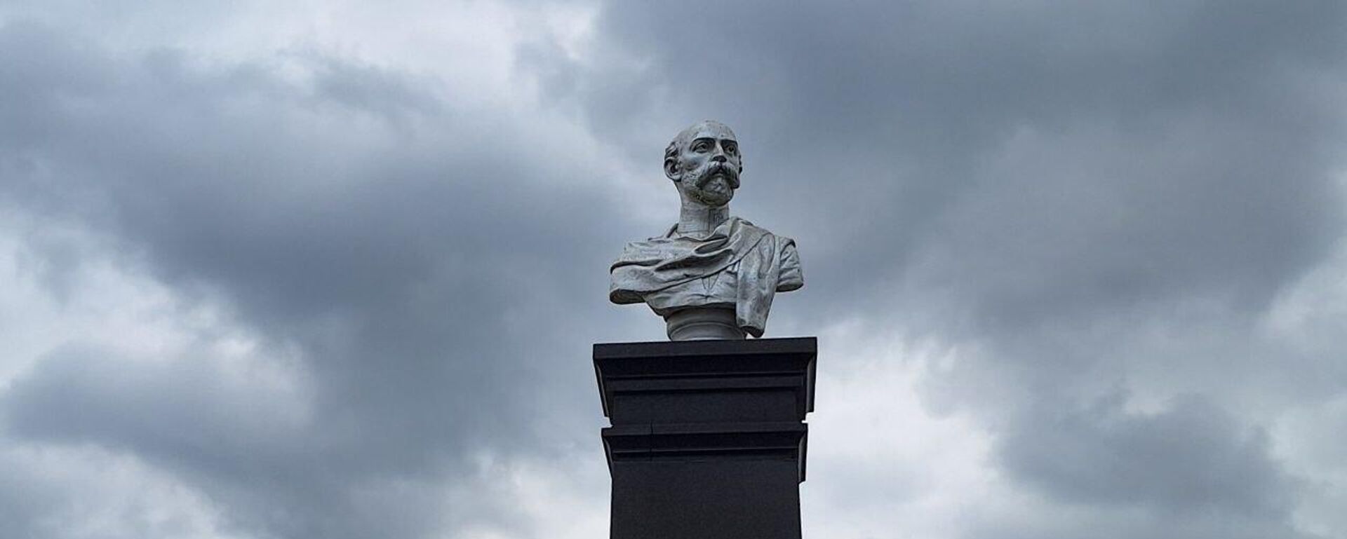 Бюст на могиле Коста Хетагурова - Sputnik Южная Осетия, 1920, 15.10.2025