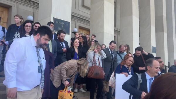 Около 50 журналистов демонстративно покинули Пентагон, отказавшись работать по введённым главой ведомства правилам, запрещающим писать что-либо без его одобрения - Sputnik Южная Осетия