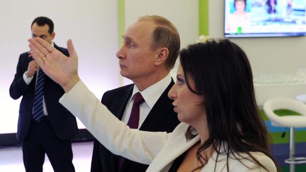 Владимир Путин раарфӕ кодта RT-йы коллективӕн 20 азы юбилейы цытӕн - Sputnik Хуссар Ирыстон