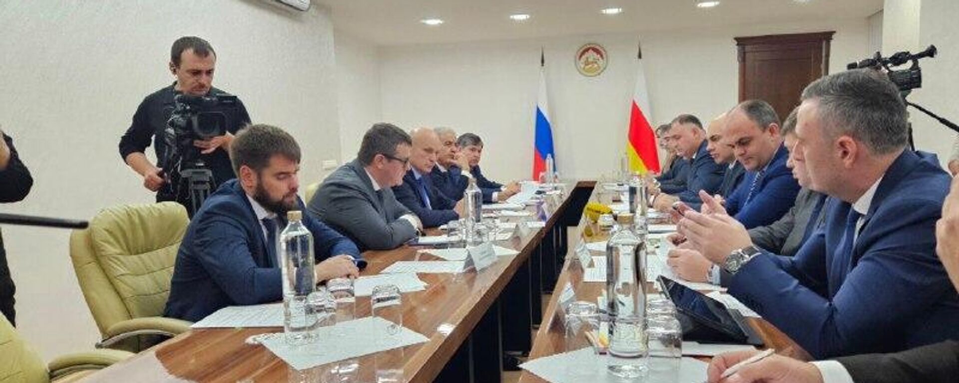 Встреча руководства Южной Осетии с делегацией Минэкономразвития России   - Sputnik Южная Осетия, 1920, 17.10.2025